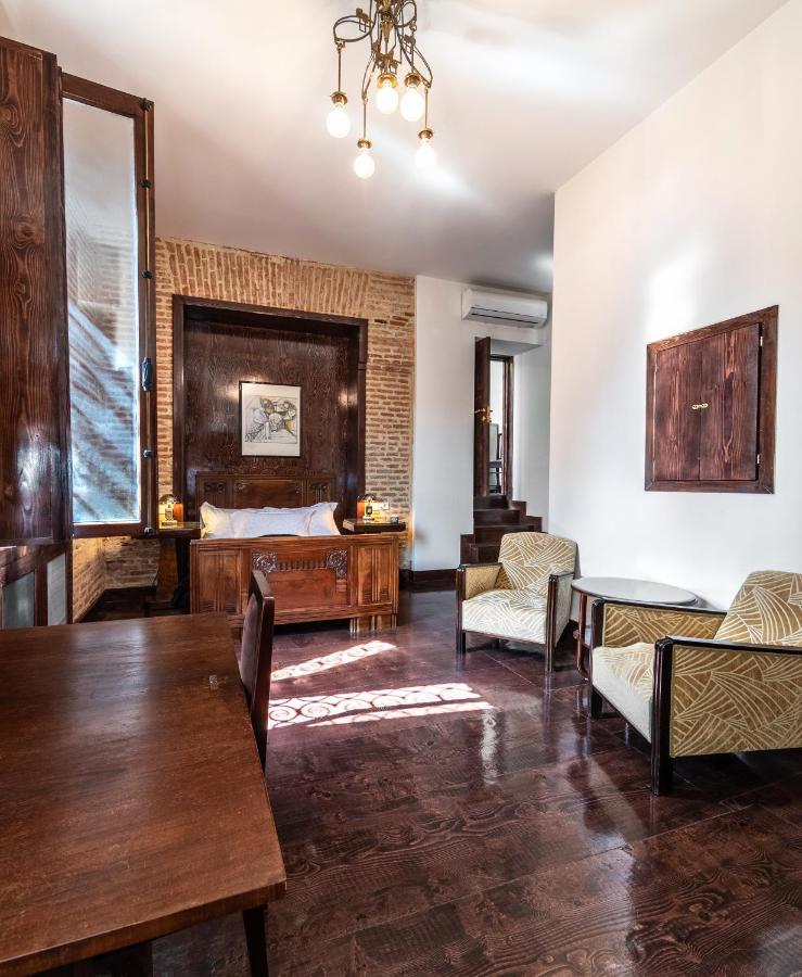 Castle In Old Town Hotel
