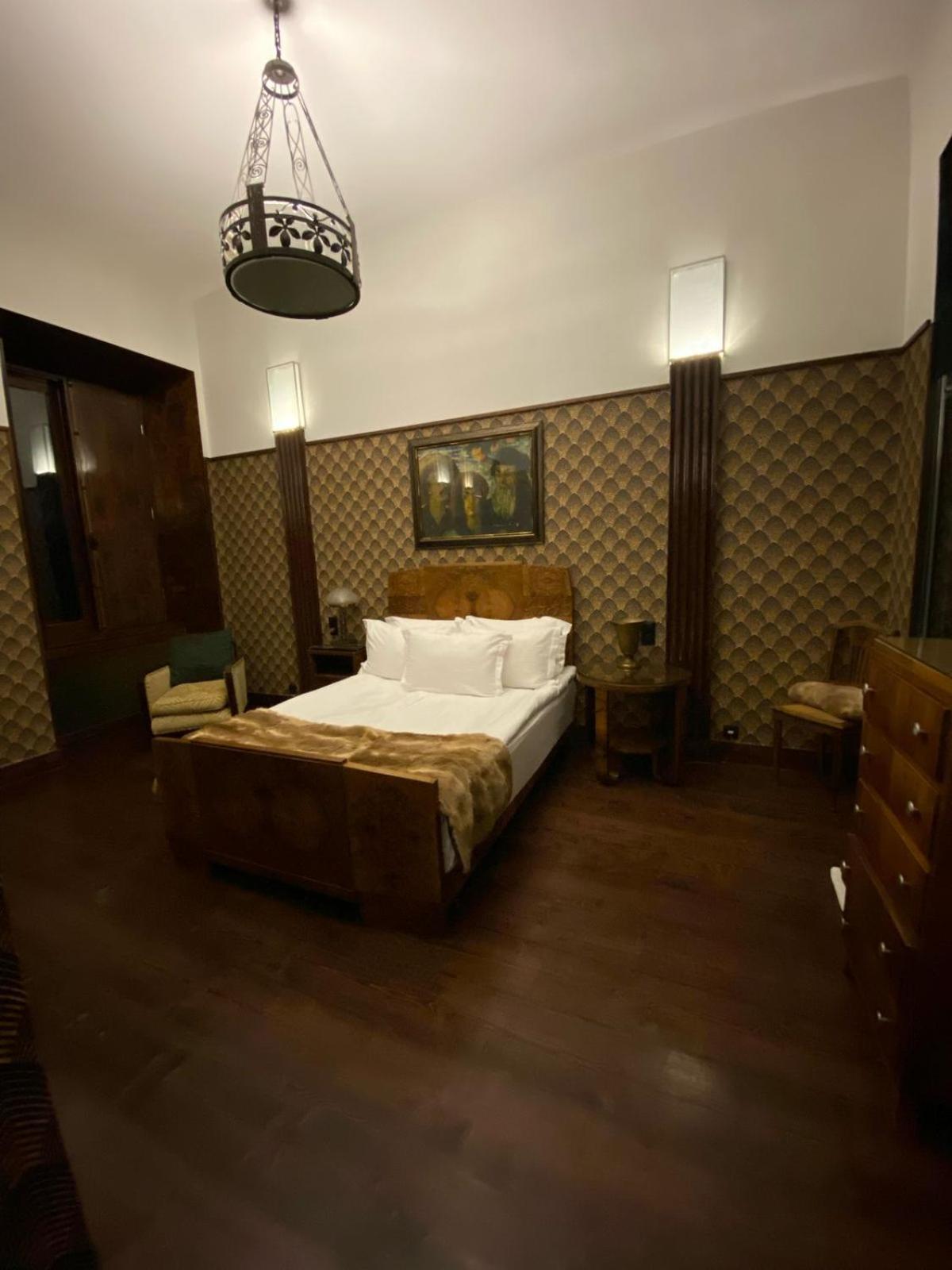 Castle In Old Town Otel