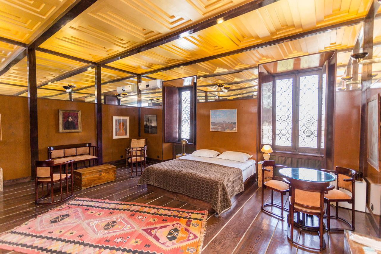 Otel Castle In Old Town 3*